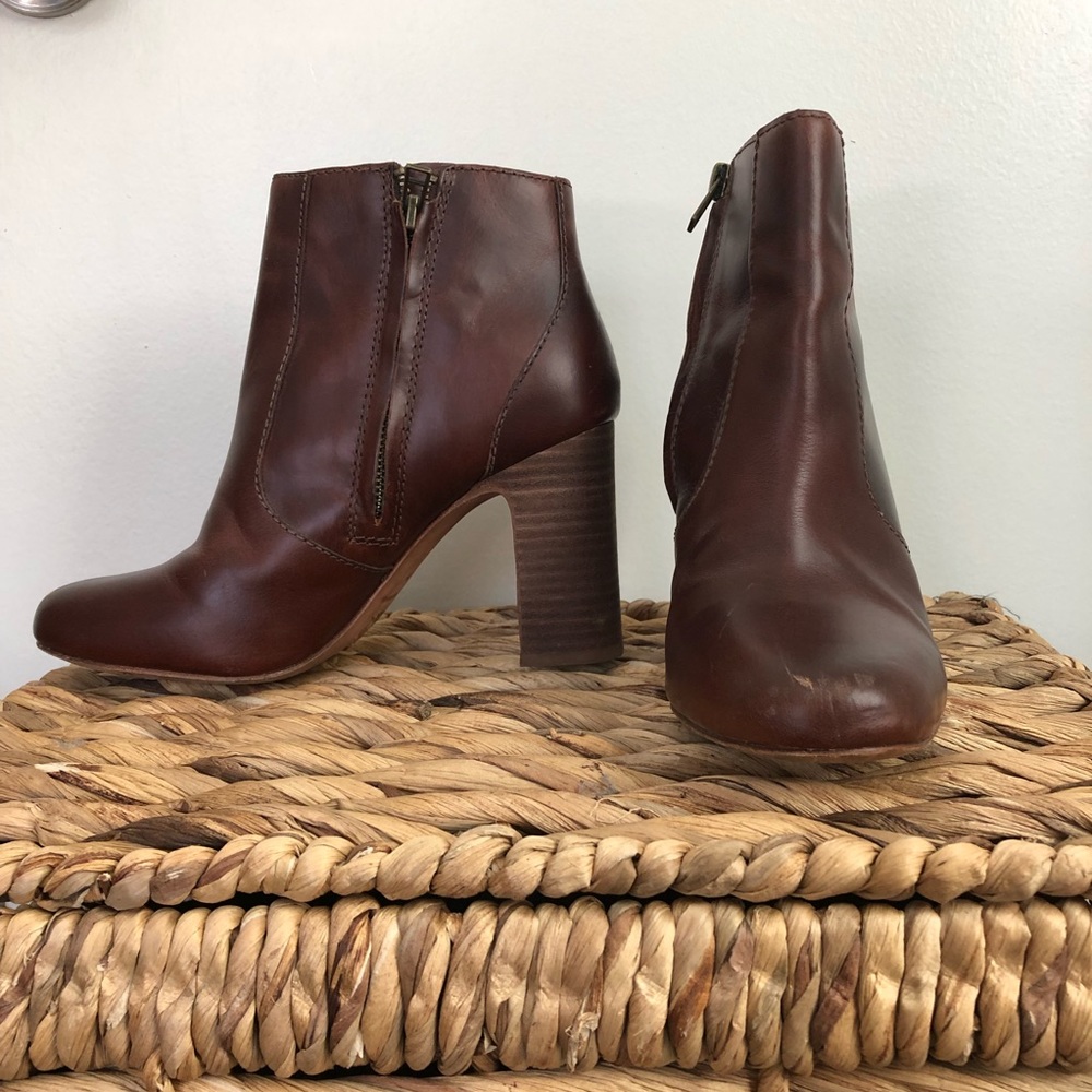 Madewell burgundy zip up ankle boot heels